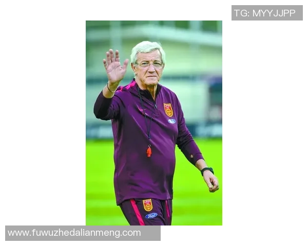 足球明星跨界合作混合球星明信片系列全新发布引领运动与收藏潮流